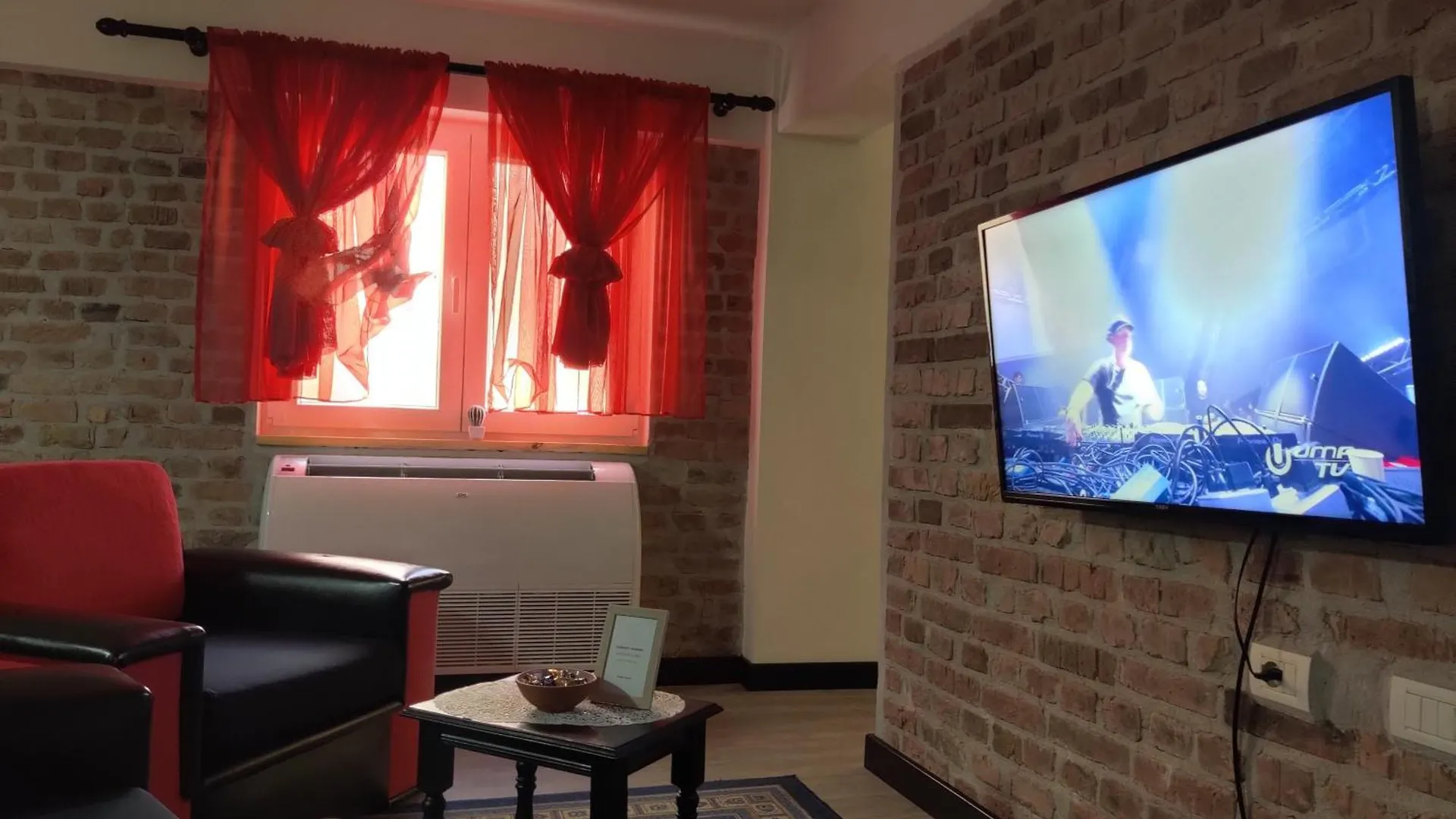 Otam Villa بورغراديك